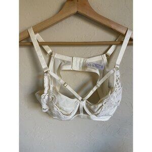 Wolf & Whistle 34C White Lace Underwire Bra